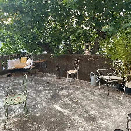 Couette-café Chateau De *